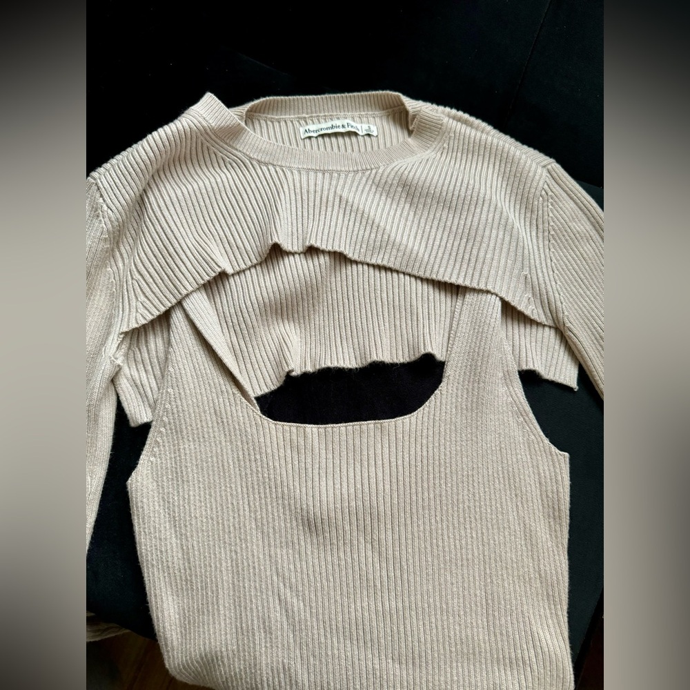 ABERCROMBIE&FITCH BEIGE MOCK NECK TOP LONG SLEEVE